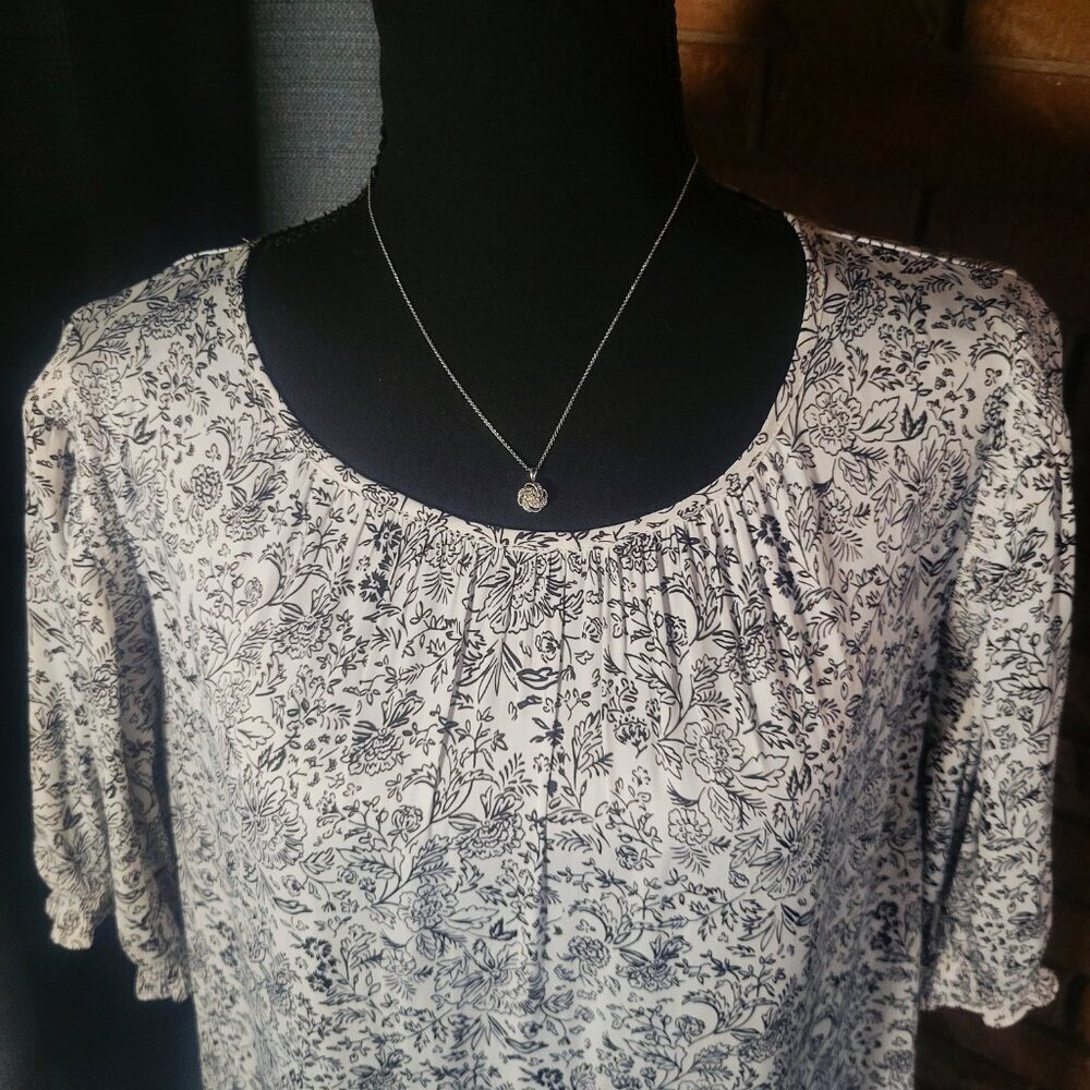 NWOT! Lane Bryant Puff-Sleeve Gathered Neck Black/White Floral Blouse - Size 14 - Picture 2 of 10